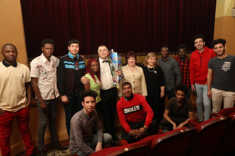The visit of the international students at the Michurinsk dramatic theatre
